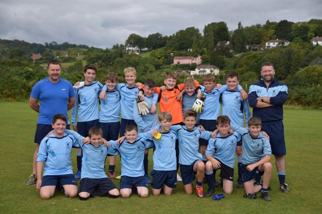 pleased-to-local-under-13s-football-team-with-love-local-donation-main-standard pleased-to-local-under-13s-football-team-with-love-local-donation-main-standard