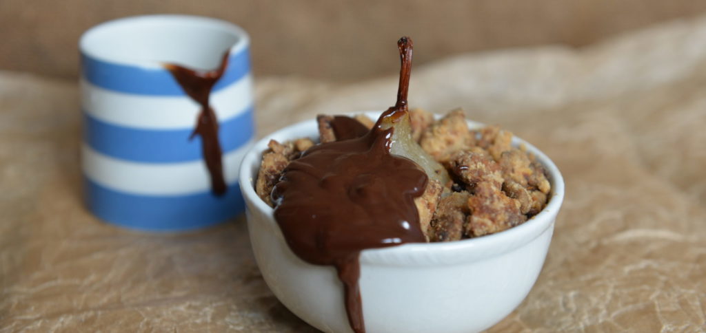 Pear-and-Apple-crumble-w-chocolate-sauce-scaled-e1603815781525-1024x484 Pear-and-Apple-crumble-w-chocolate-sauce-scaled-e1603815781525-1024x484